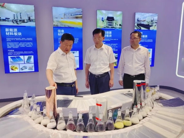 刘军调研.jpg 刘军调研.jpg