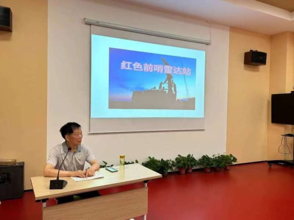 章德能上课.jpg