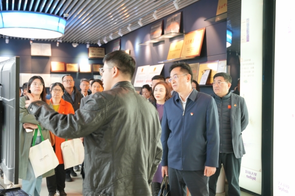 展厅8.jpg 展厅8.jpg